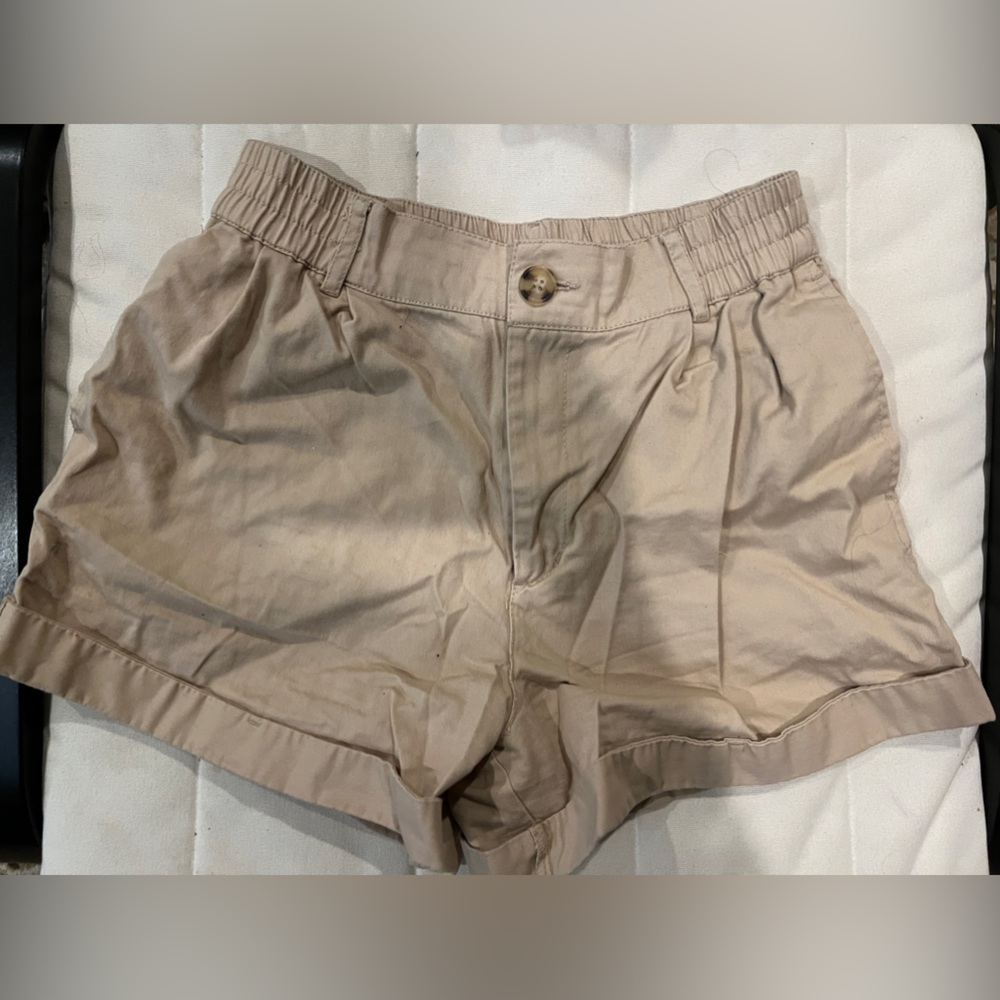 Tan/Cream/Khaki high-waisted shorts with stretchy elastic waistband